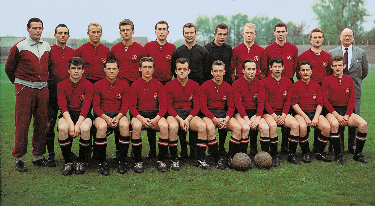 <span  class="uc-style-64363656212" style="font-family:'Open Sans';font-weight:300;font-size:42px;color:#ffffff;">Die Mannschaft von 1960</span>