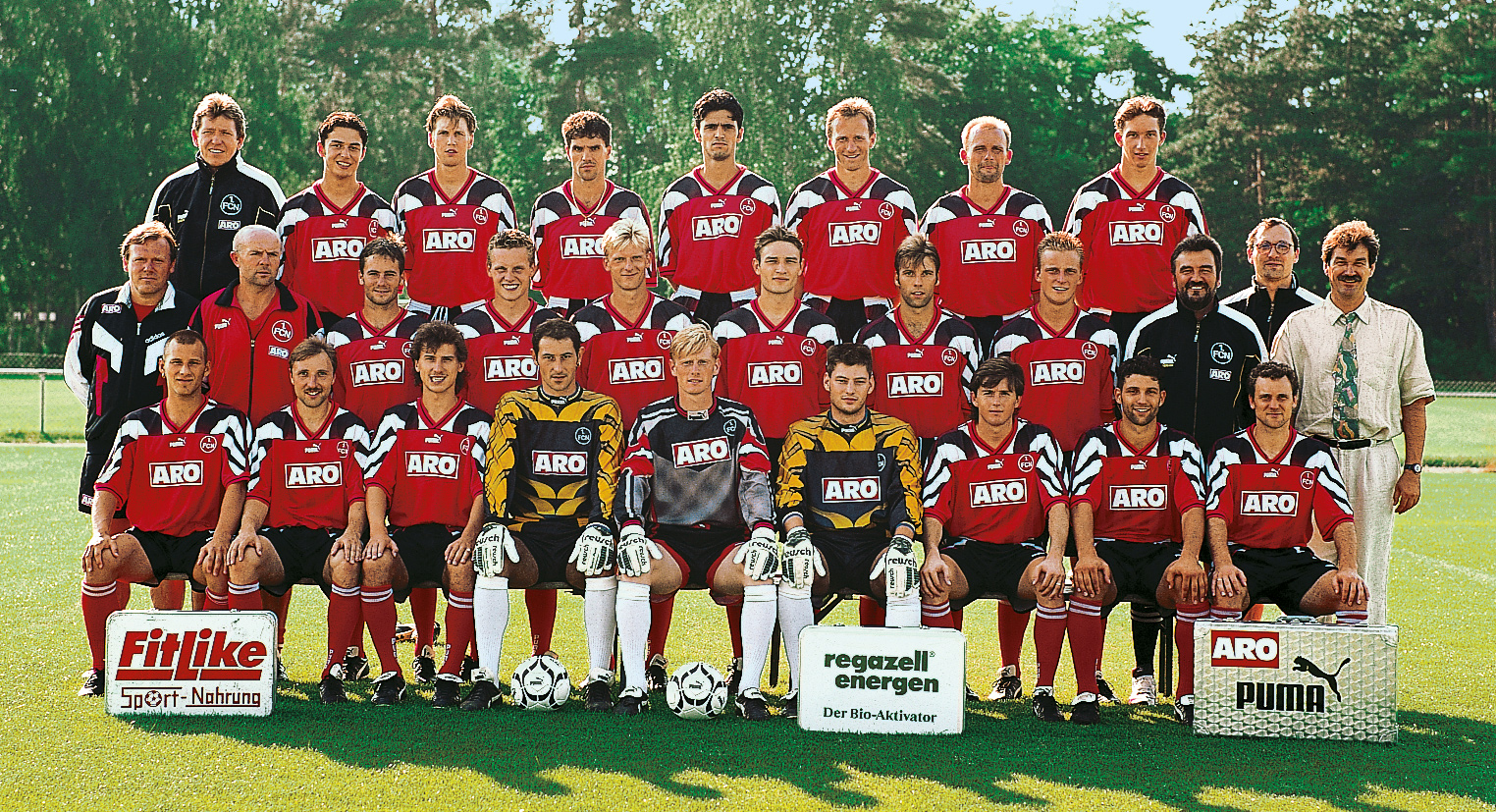 <span  class="uc-style-209141256698" style="font-family:'Open Sans';font-weight:300;font-size:42px;color:#ffffff;">Die Mannschaft von 1995/96</span>