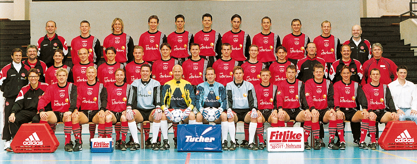 <span  class="uc-style-44429418966" style="font-family:'Open Sans';font-weight:300;font-size:42px;color:#ffffff;">Die Mannschaft von 1998/99</span>